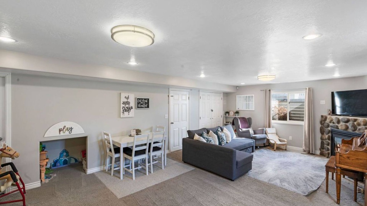 Layton Apartment | Spacious 3BR Furnished Basement w/Patio Grill - Family Friendly & Flexible Stay