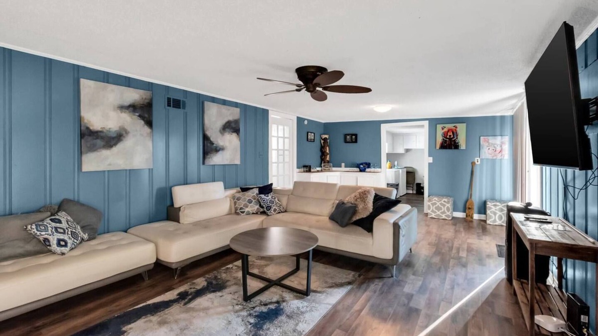 Gulfport House | Spacious 3BR Gulfport Retreat Sleeps 6 RV Parking + Backyard