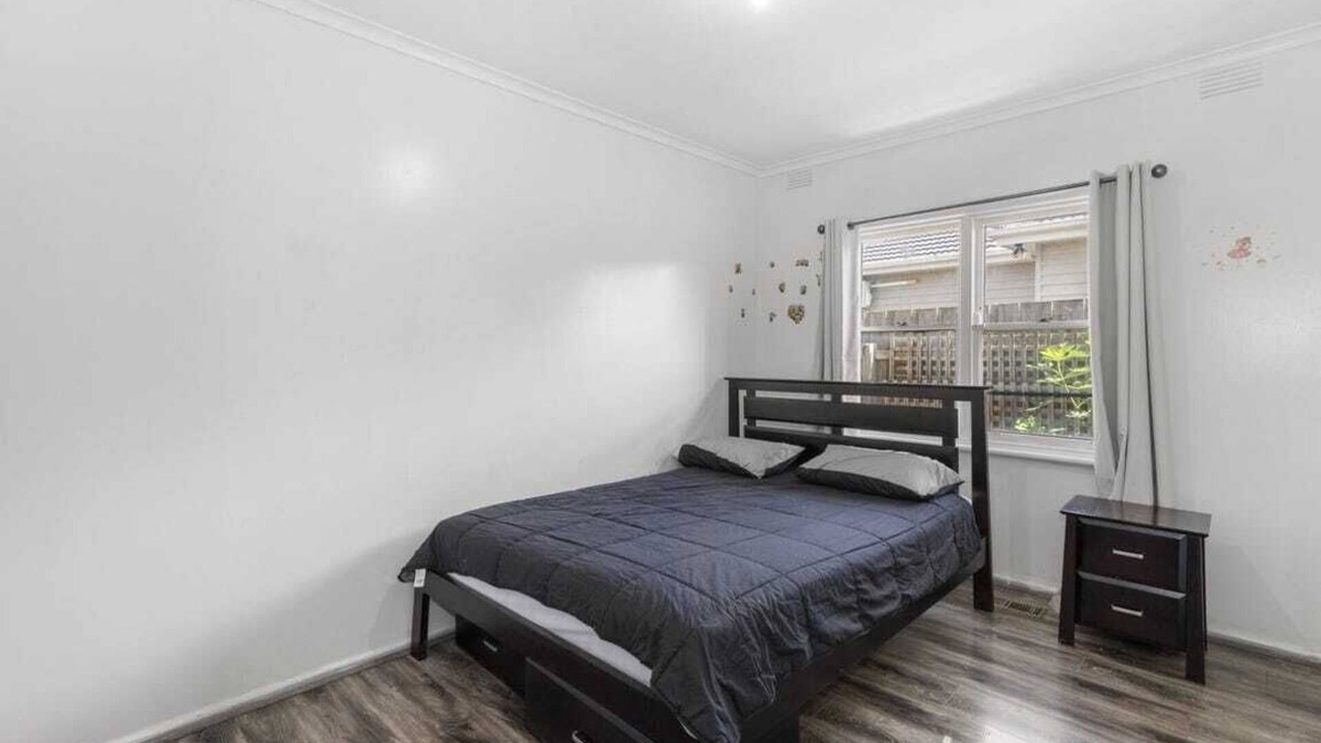 Dandenong North House | Spacious 3BR Home in Dandenong