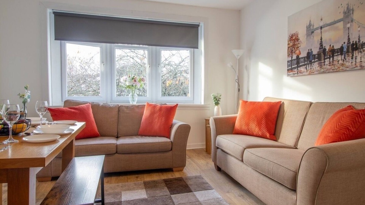 Hamilton Apartment | Spacious 4-Bed Flat in Hamilton, Close to Glasgow