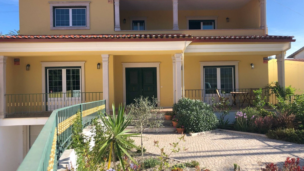 Alcobaca House | Spacious 4 bed house with hot tub, games room & terraces, near Alcobaca & Nazare