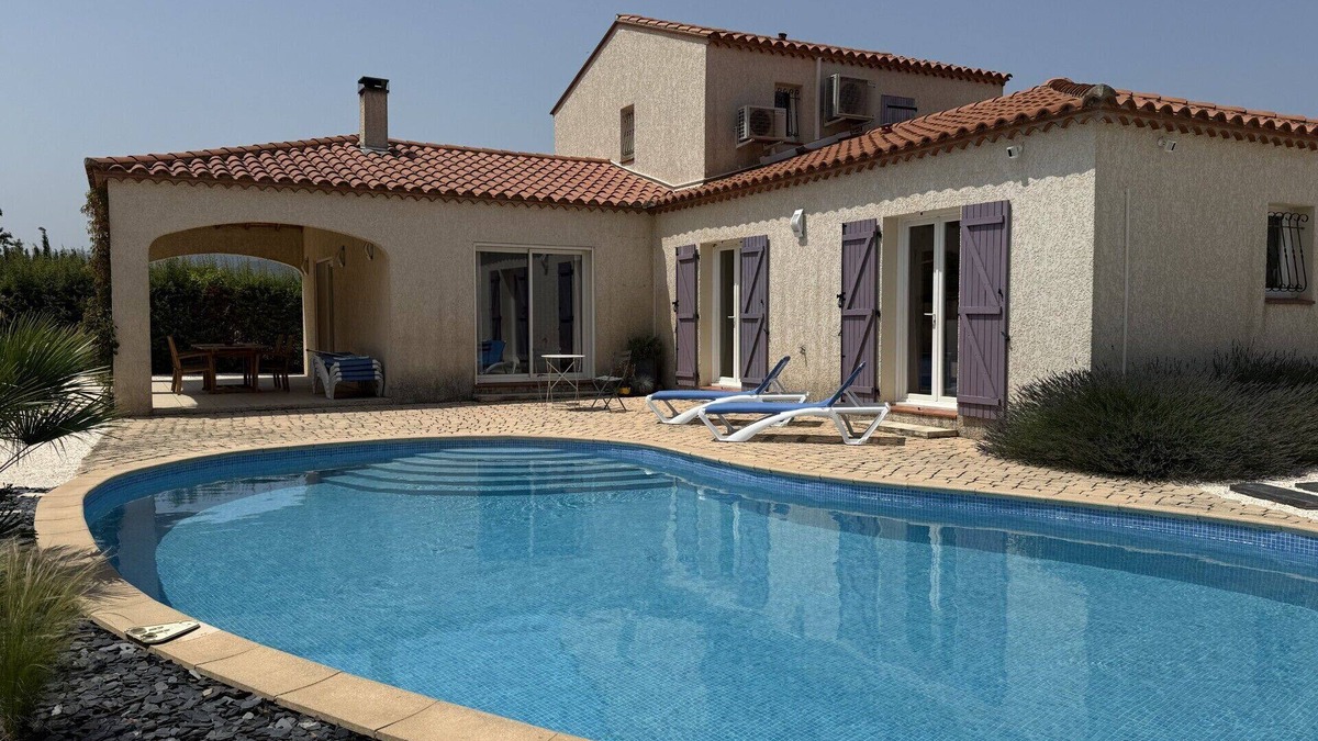Vinca Villa | Spacious 4 Bed Villa with Private Pool, Air Conditioning and Mountain Views