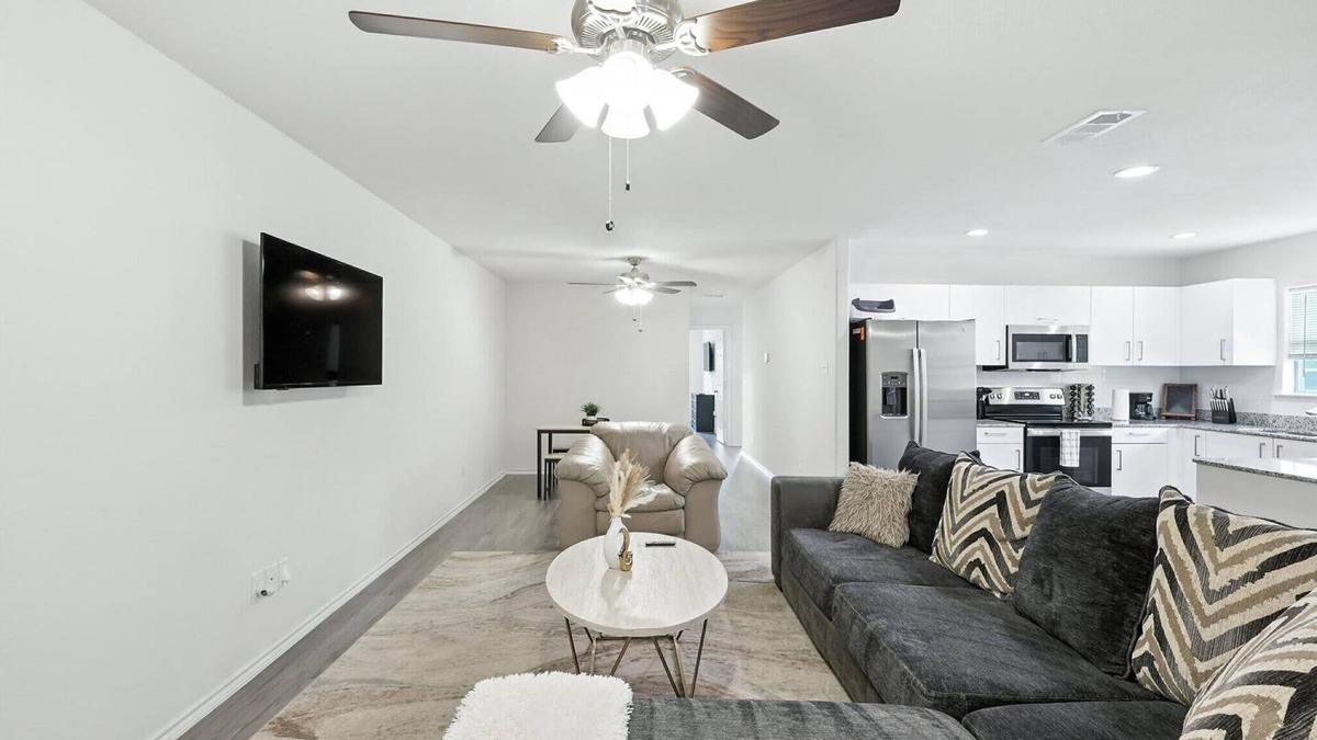 Grand Prairie House | Spacious 4-Bedroom Home Near Six Flags & Family Attractions!