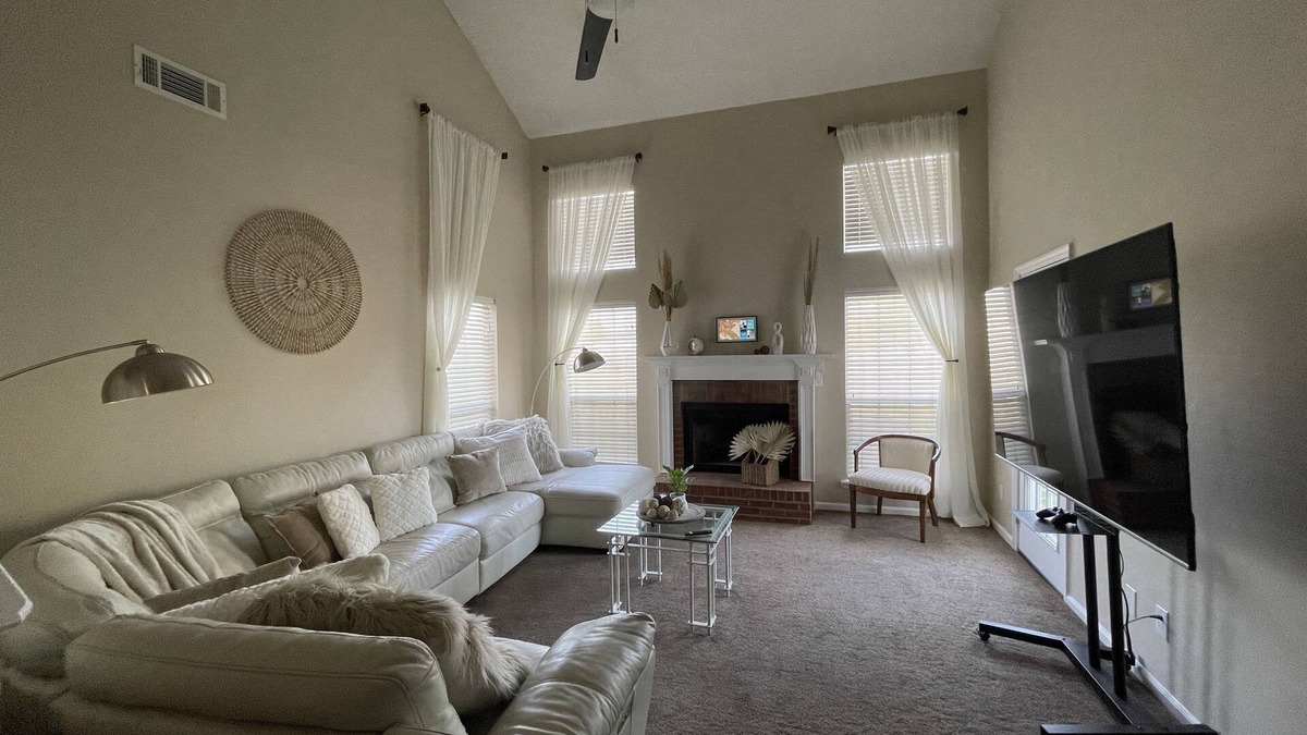 Warner Robins House | Spacious 4 Bedroom home that sleeps up to 8 guest