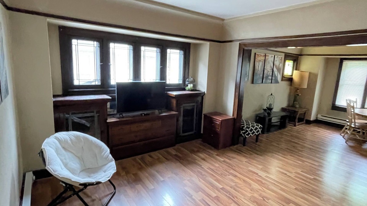Milwaukee House | Spacious 4 Bedroom, 2 Bath Upper, 2-Unit Layout, Pet-Friendly + Fenced Yard