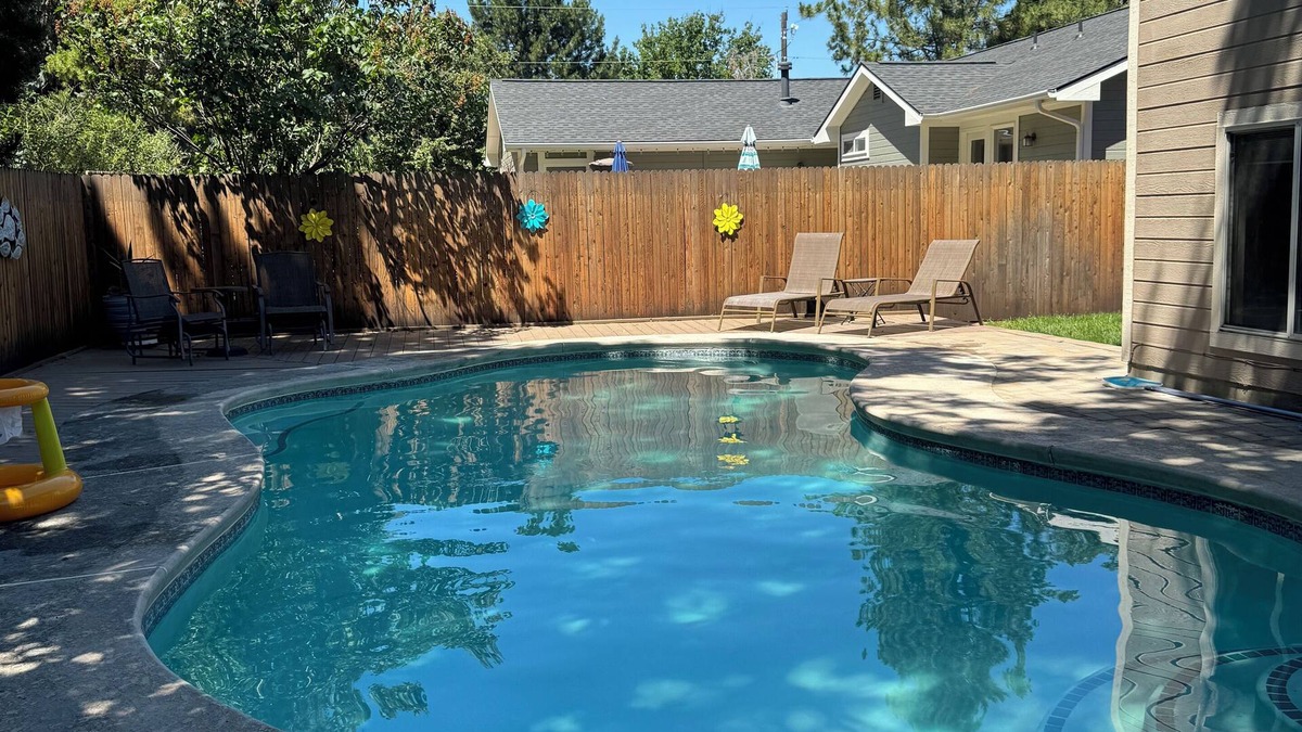 West Bench House | Spacious 4-bedroom 3 bath family friendly with pool and hot tub in central Boise