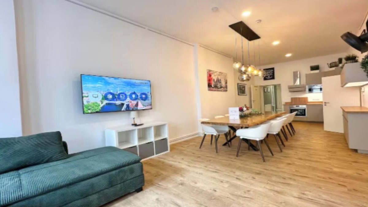 Prenzlauer Berg Apartment | Spacious 4-Bedroom Apartment in Prenzlauer Berg, Berlin