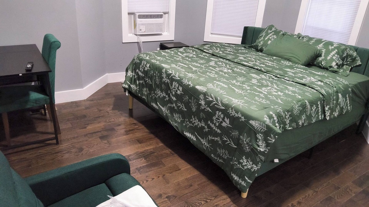 Irvington Apartment | Spacious 4-bedroom apartment, 4bed 2 bath each in perfect Newark with AC, WiFi