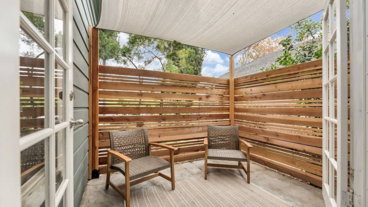Southeastern Sacramento House | Spacious 4 bedroom bungalow near Downtown Sacramento