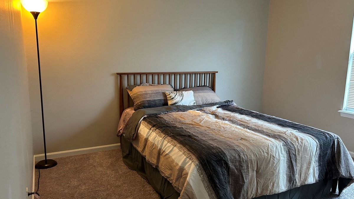 Fishers House | Spacious 4-bedroom building in awesome Fishers with AC, WiFi