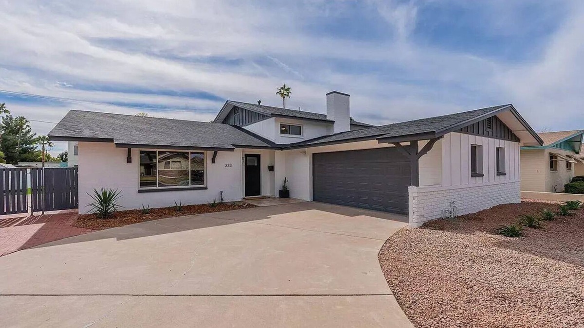 Tempe House | Spacious 4-bedroom Full New Remodeled Tempe House Near ASU & Airport
