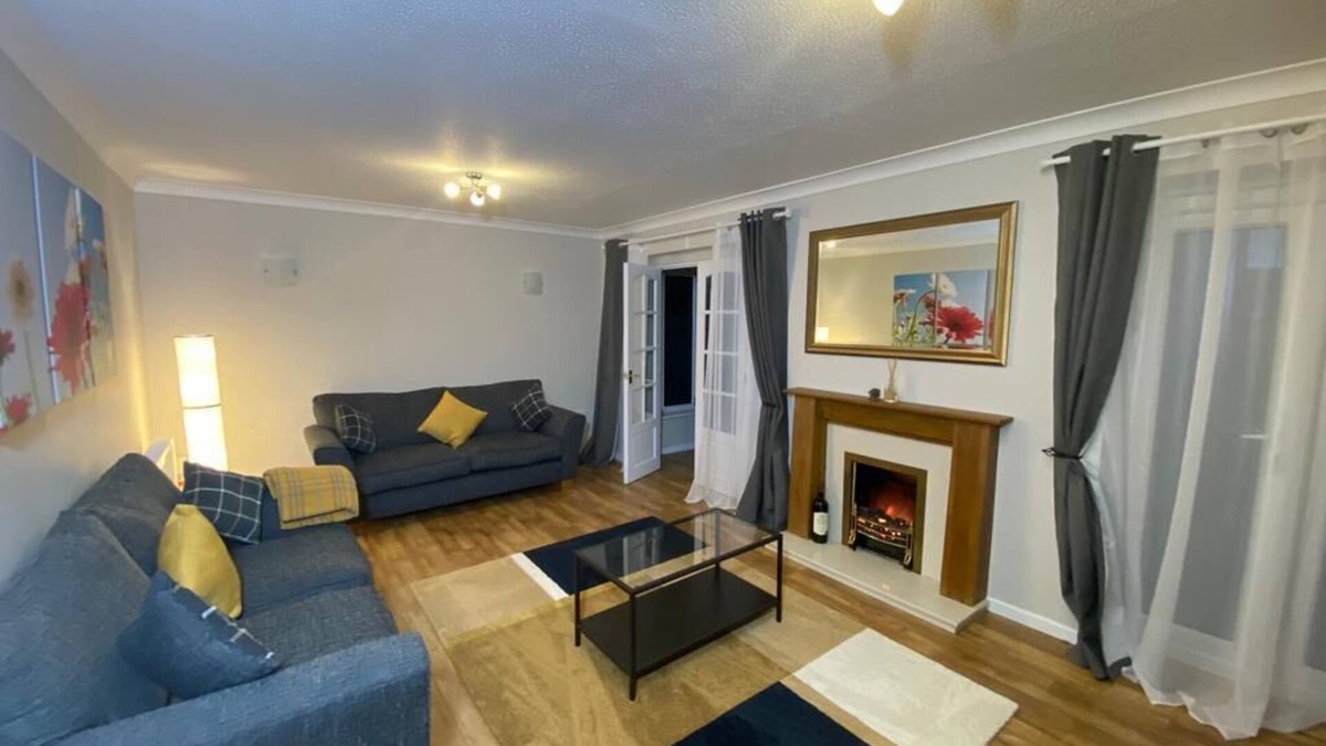 Colchester House | Spacious 4 bedroom house close to all the main activities in Colchester