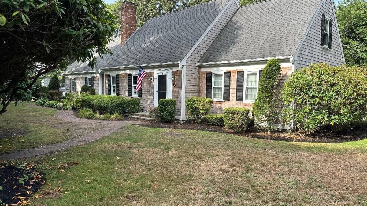 Harwich Port House | Spacious 4-Bedroom Getaway: Walk to Private Beach & Harwich Port Center!