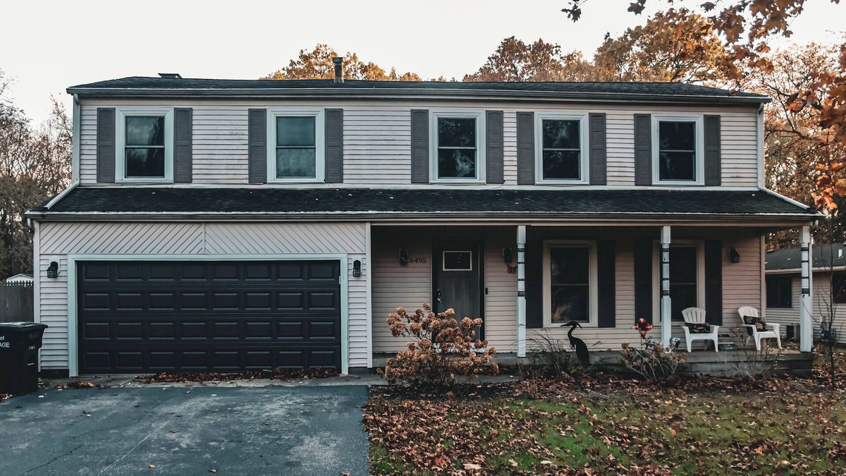 Portage House | Spacious 4-bedroom Getaway in Portage, Perfect for family get togethers