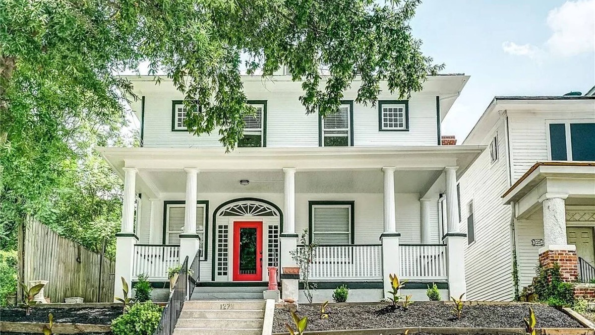 Petersburg House | Spacious 4-bedroom house in charming Petersburg