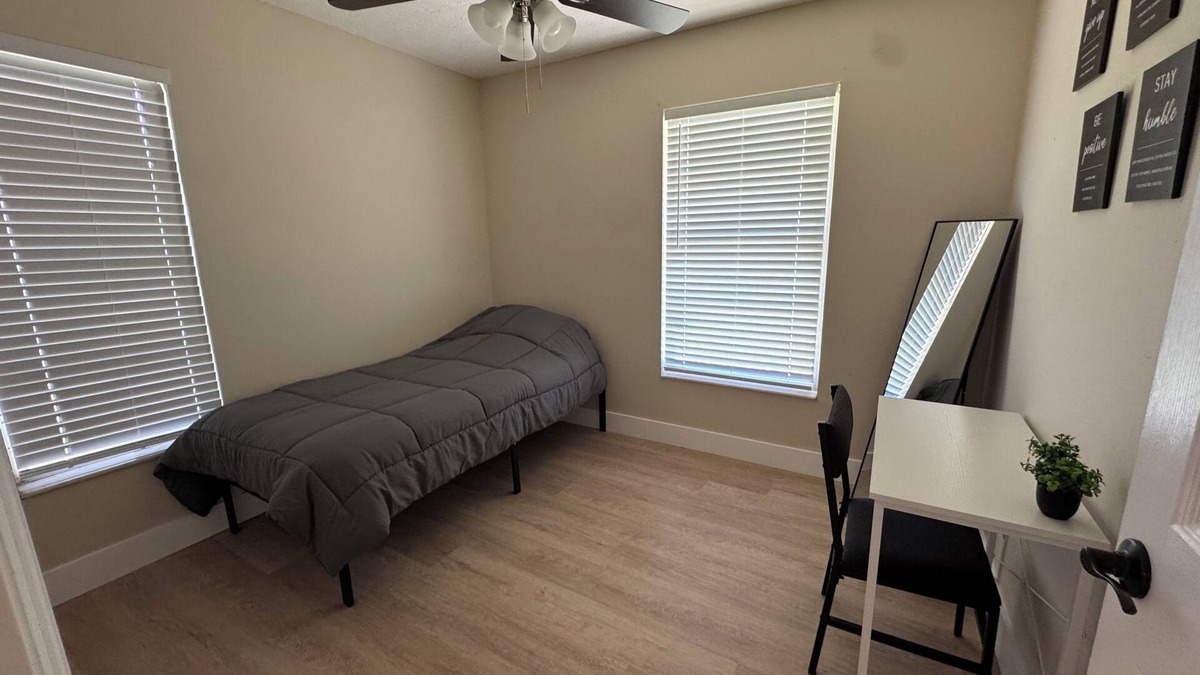 Clewiston House | Spacious 4-bedroom house in wonderful Clewiston with AC