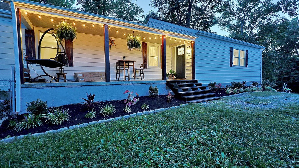Knoxville House | Spacious 4 Bedroom House Close to Downtown
