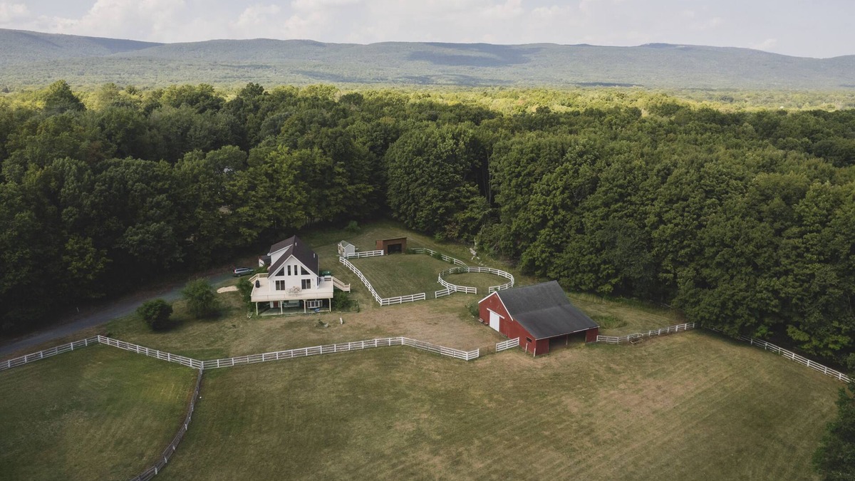 Pine Bush House | Spacious 4-bedroom home on 5 acre farm near Minnewaska State Park