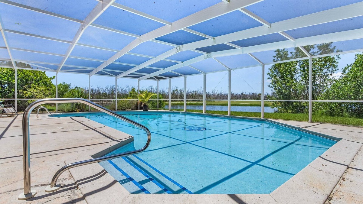 The Dunes House | Spacious 4-Bedroom Home with Heated Pool in Sanibel - Sanderling Point - Roelens