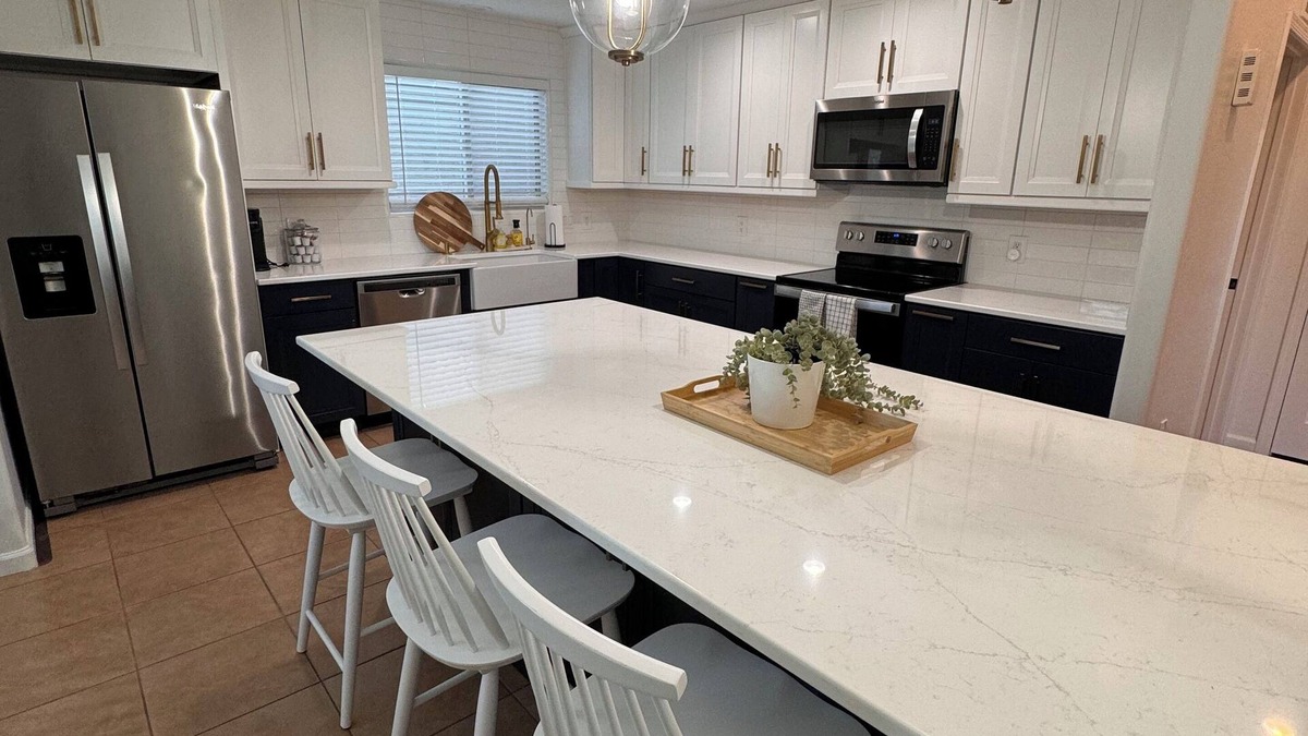 Stonecreek House | Spacious 4-bedroom home with pool, Walk to beautiful Freestone Park.
