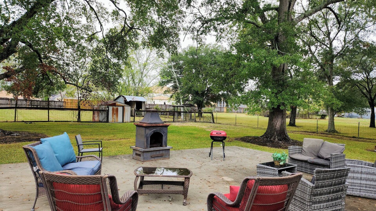 Beaumont House | Spacious 4-bedroom house in brilliant Beaumont with AC, WiFi