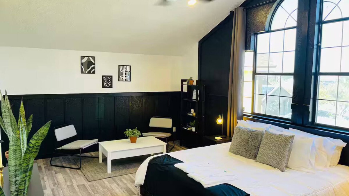 El Paso House | Spacious 4-bedroom house with AC and WiFi in pleasant El Paso