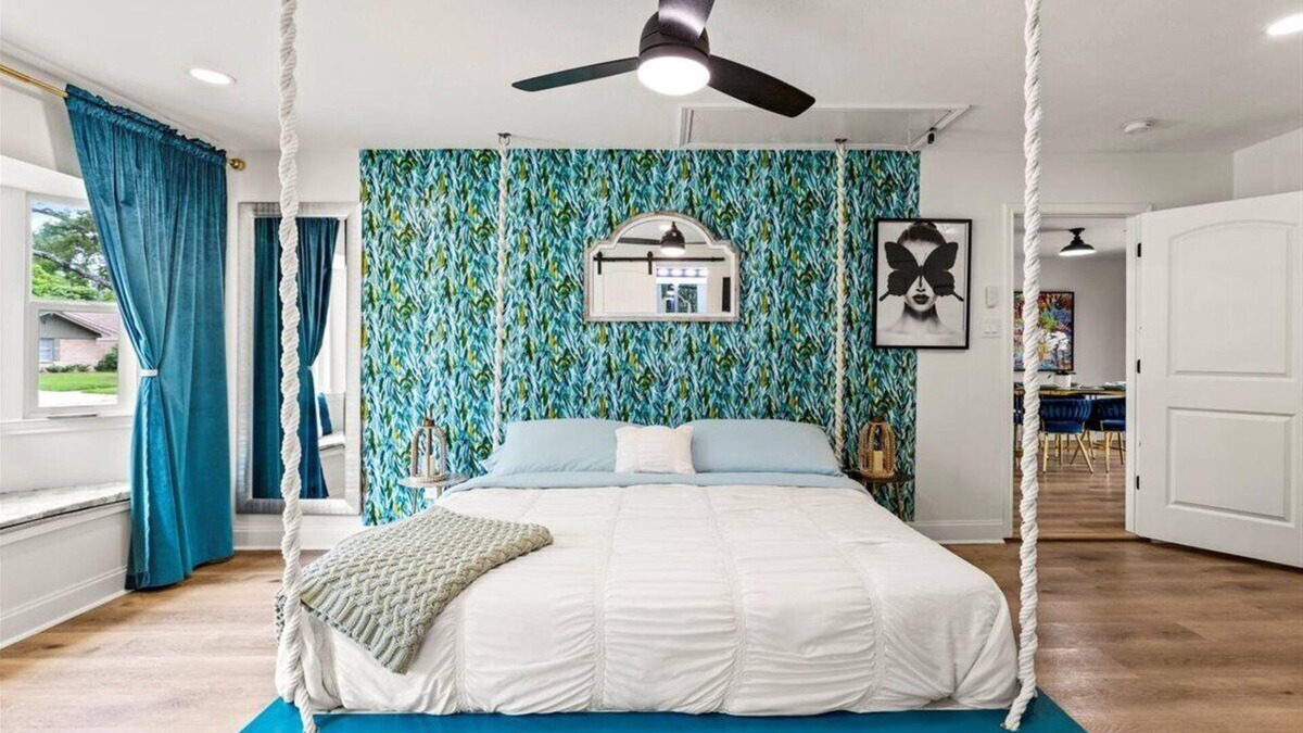 Westbury House | Spacious 4-bedroom house with AC, WiFi, Houston Hideaway 10 min to NRG