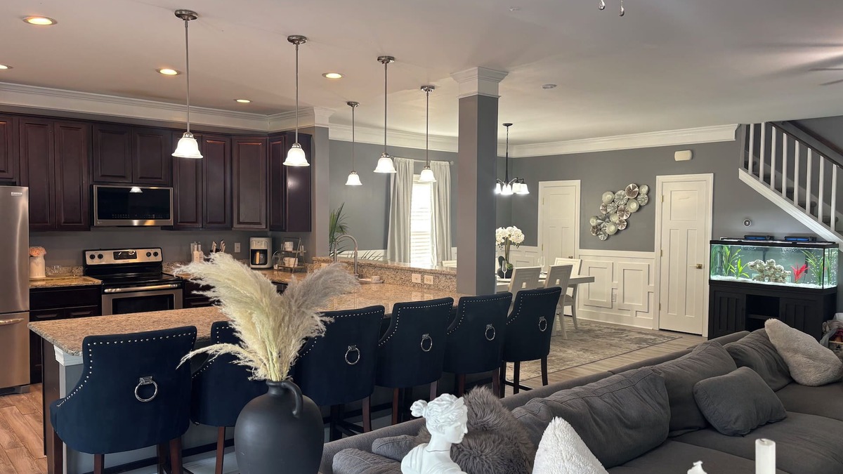 Bayview House | Spacious 4-bedroom house in charming Norfolk with WiFi, AC