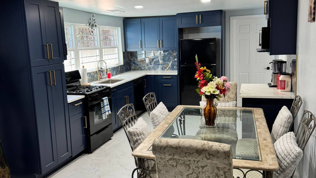 Constitution House | Spacious 4-bedroom house in beautiful Atlanta with AC