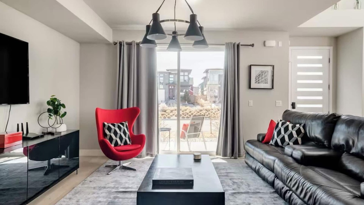 Northfield House | Spacious 4-bedroom house with WiFi, AC in delightful Central Park Denver