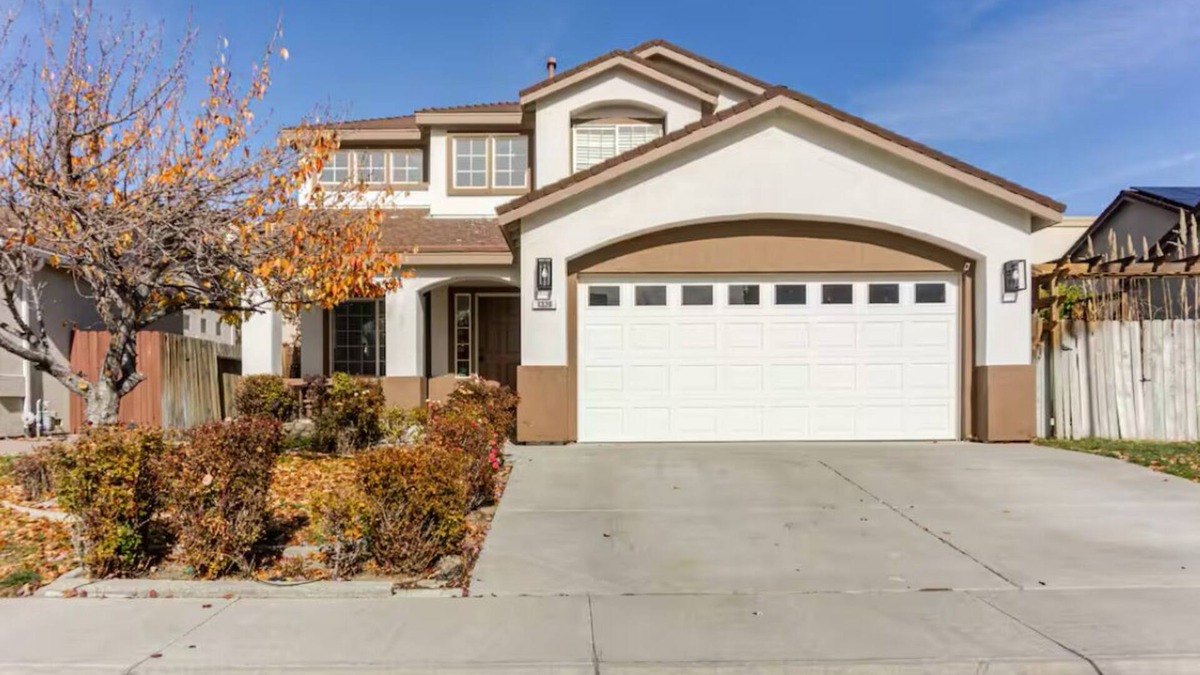 Carson City House | Spacious 4-bedroom house in brilliant Carson City with WiFi, AC.