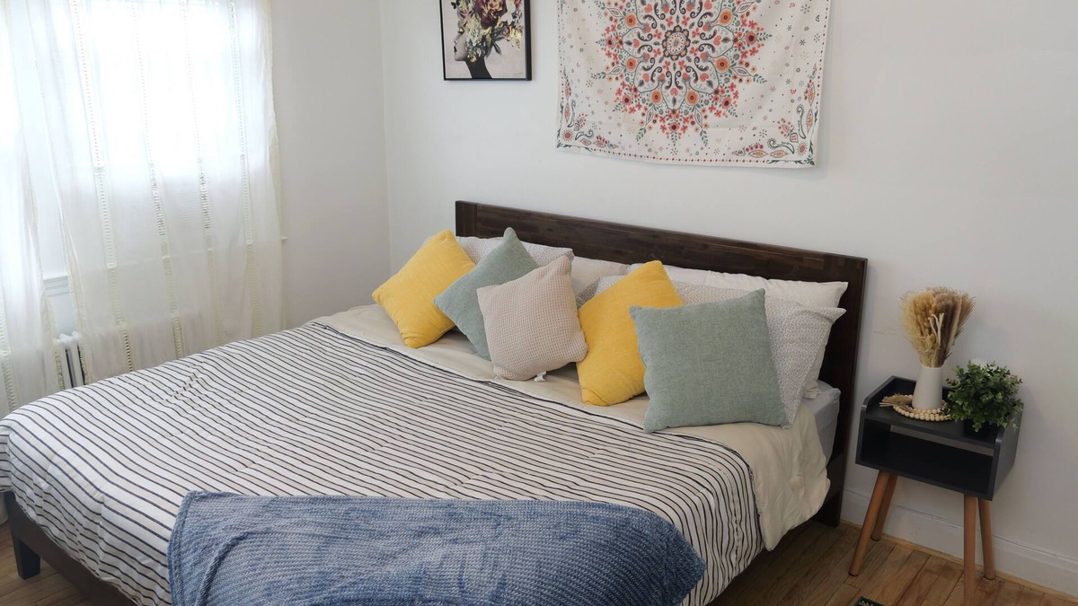 Catonsville House | Spacious 4-bedroom suburban townhome near Baltimore safe peaceful king beds