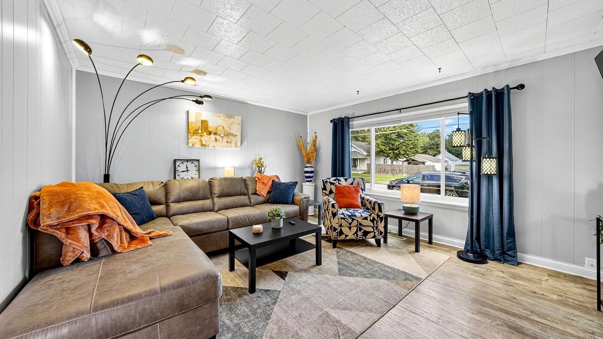 Terre Haute House | Spacious 4-bedroom house in beautiful Terre Haute with AC