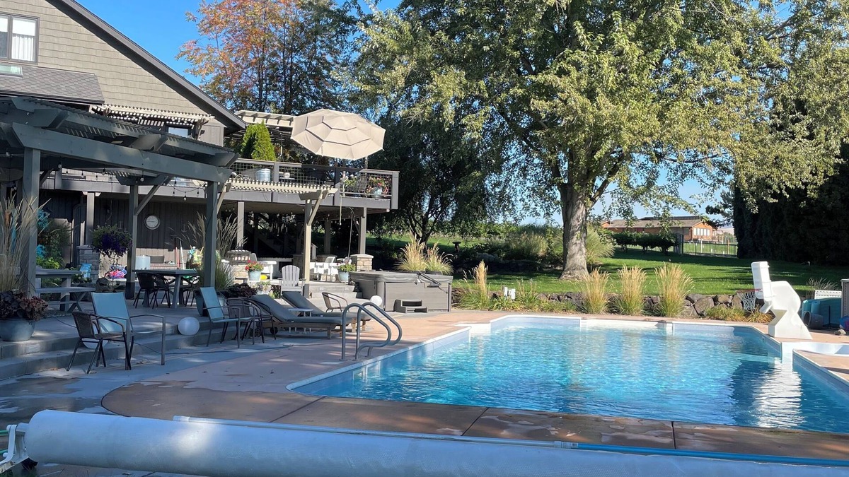 Walla Walla House | Spacious 4-bedroom house in lovely Walla Walla with pool and fitness room