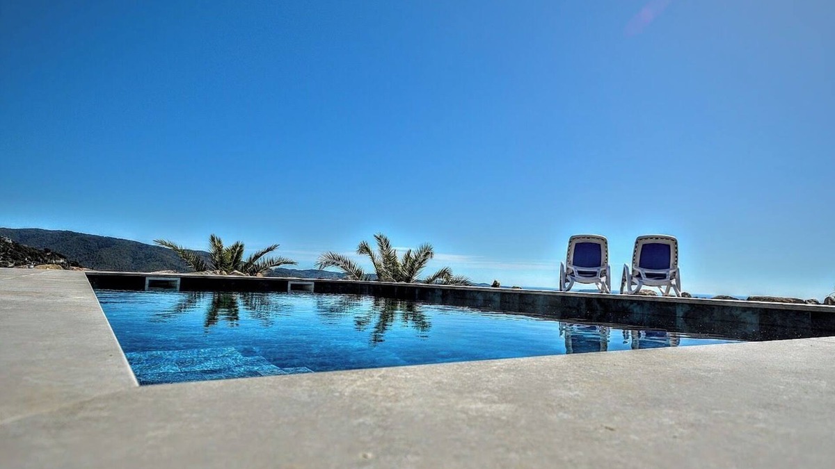 Calonge Villa | Spacious 4 Bedroom Villa & Apartment Suite, Private Pool and Fantastic Views