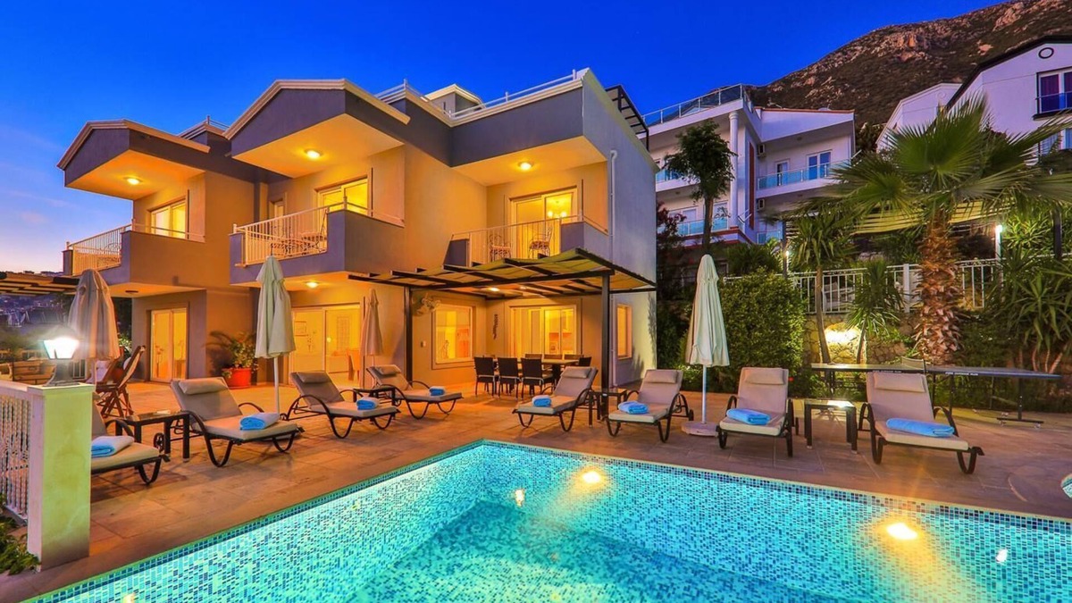 Kalkan Villa | Spacious 4 Bedroom Villa for 8, Stunning Sea Views, Heated Infinity Pool, Kalkan