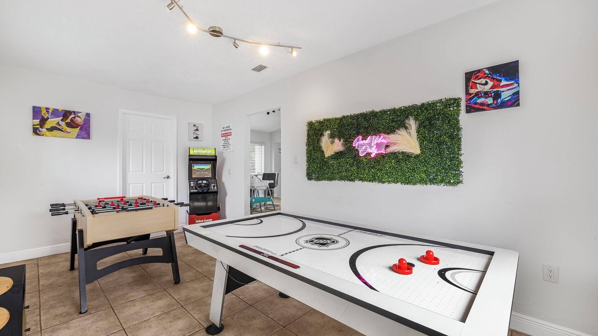 Country Club House | Spacious 4-bedroom w Pool, WiFi, Massage Chair and Game Room