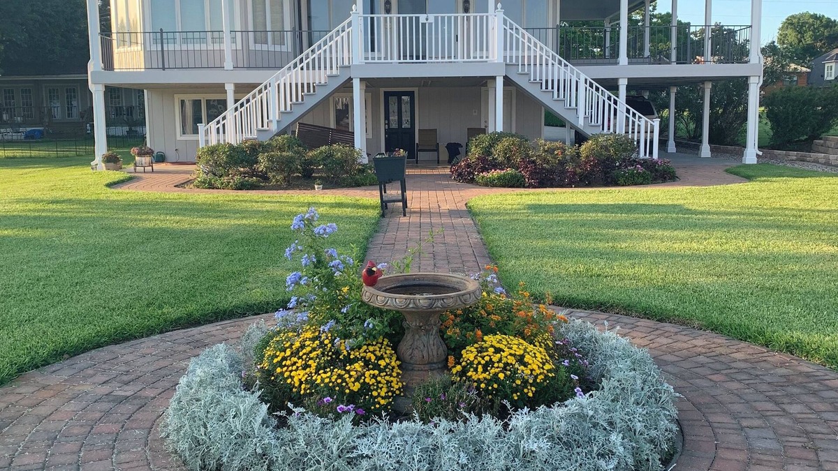Montgomery House | Spacious 4-BR, 3-bath, Lake Conroe waterfront home, Tri toon rental available.