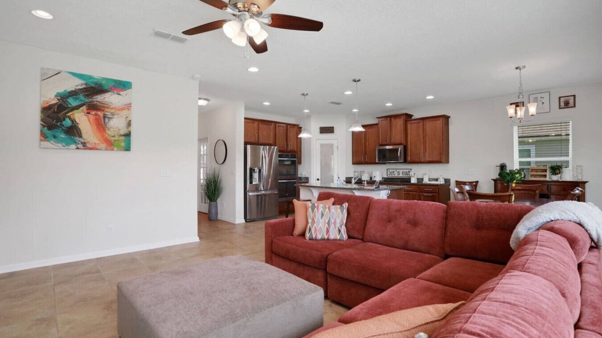 Northside House | Spacious 4b/4b Villa Near JAX Airport & Beaches