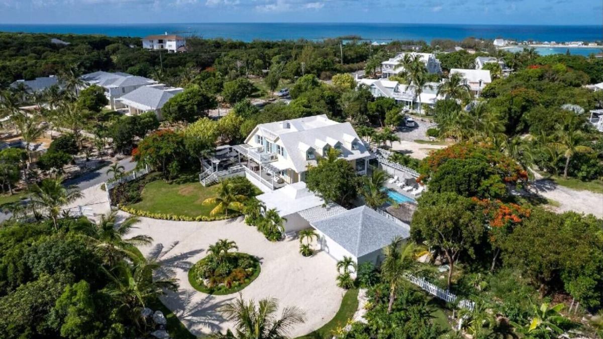 Governor's Harbour House | ✴Spacious 4BR 4.5BA Luxury Home w/Pool & Golf Cart