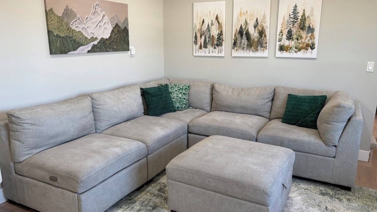 Sandy House | Spacious 4BR Family Home – Ski & City Access