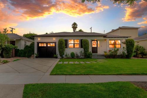 Mar Vista House | Spacious 4BR Games Workspace Outdoor Fun