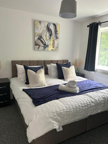 St Helens House | Spacious 4BR House with Backyard in Saint Helens