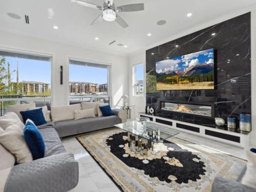 Willoughby House | Spacious 4BR Langley Home