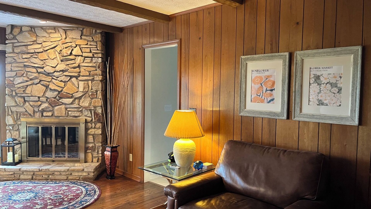 Dublin Other | Spacious 5-bed farmhouse w/Pool Table, Table Tennis Close to Columbus Zoo