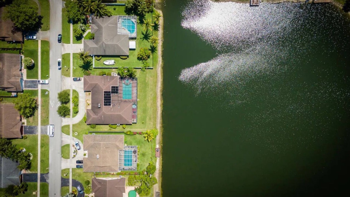 Lauderhill House | Spacious 5-bedroom house with WiFi and AC in superb Fort Lauderdale