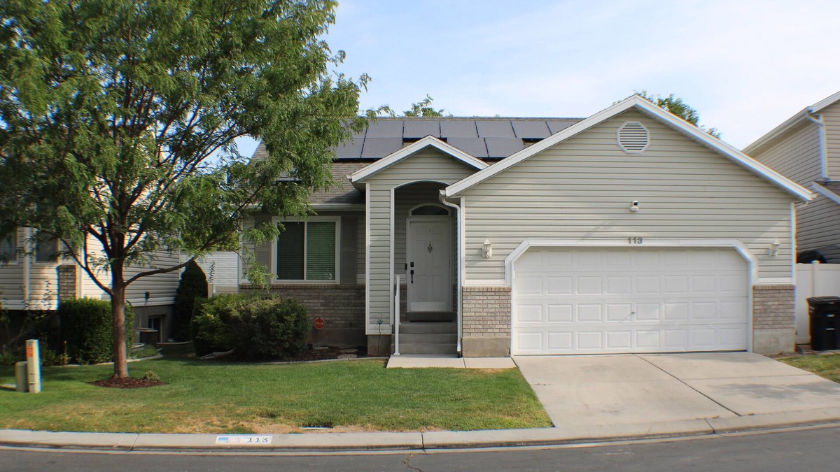 Stansbury Park House | Spacious 5-bedroom house in charming Stansbury Park with WiFi, AC