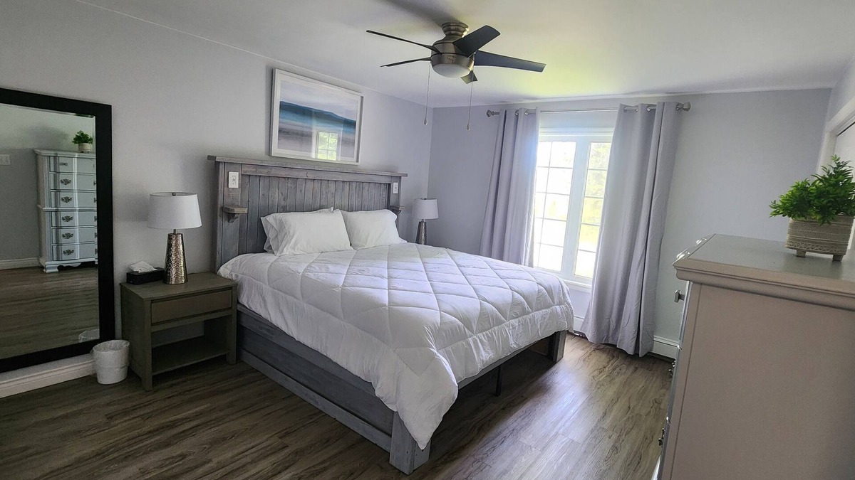 Charlottetown House | Spacious 5 Bedroom Home with 2 living areas!