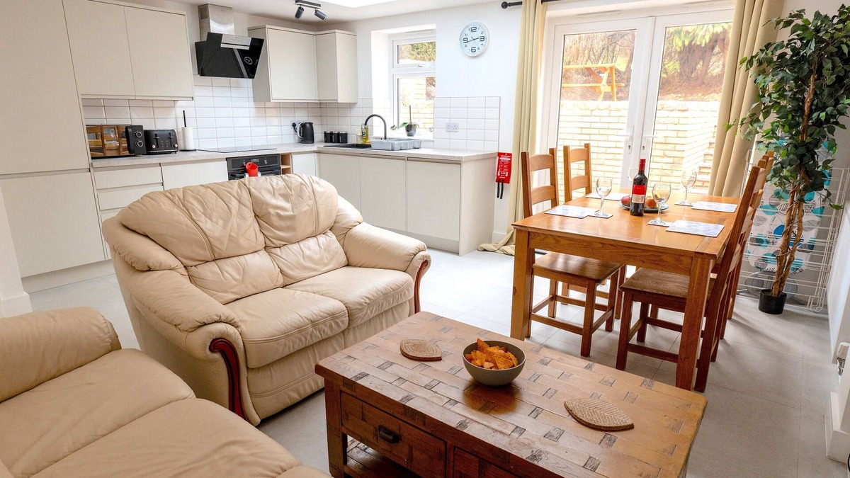 Sheffield House | Spacious 5-Bedroom House