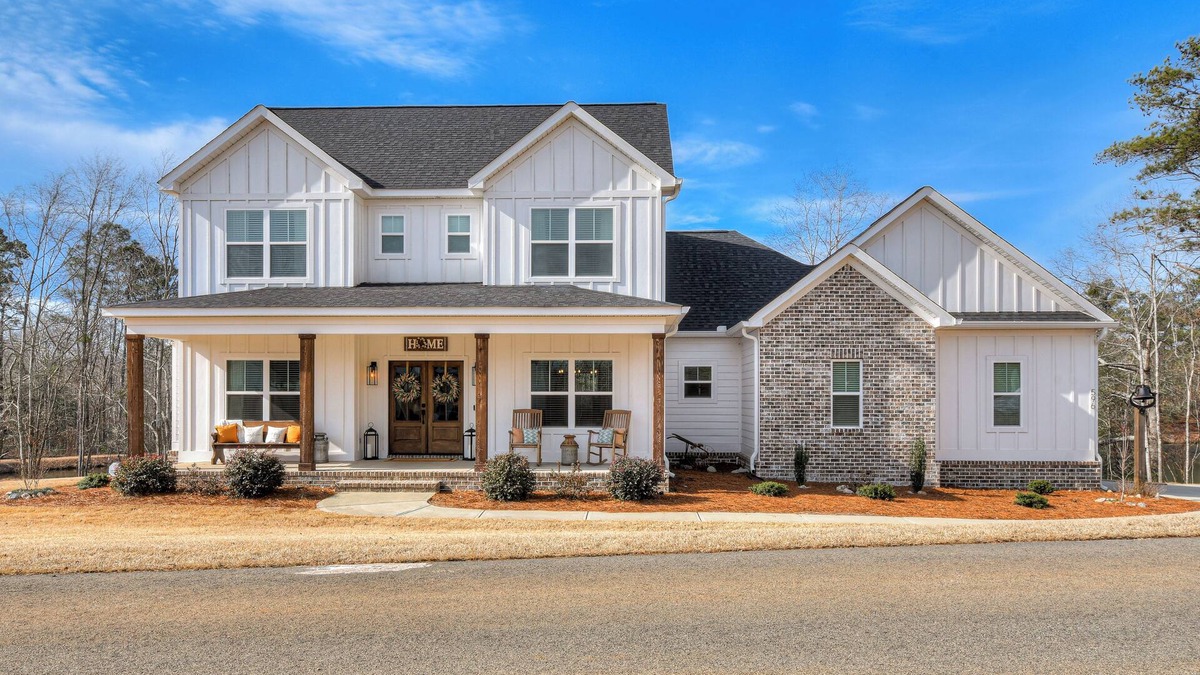 North Augusta House | Spacious 5-bedroom house on a private pond just 10 miles from Augusta National